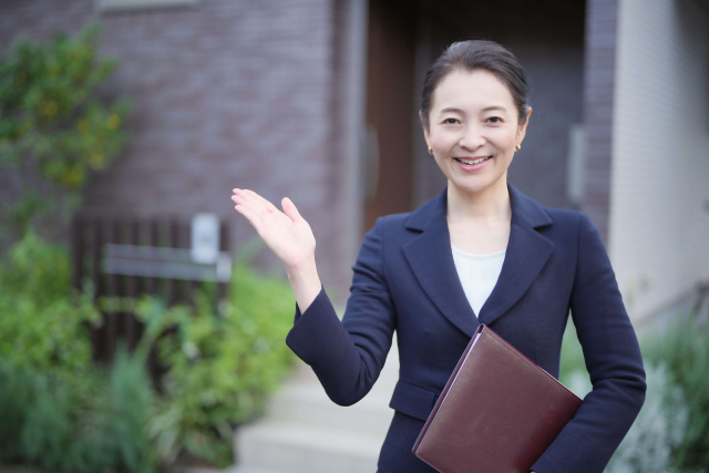 女性営業