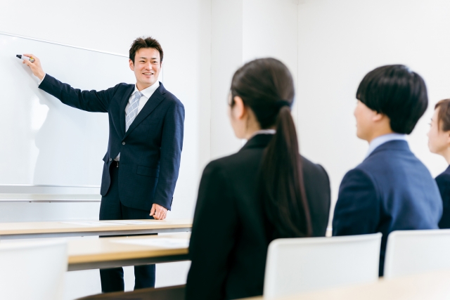 営業とは？役割と目的